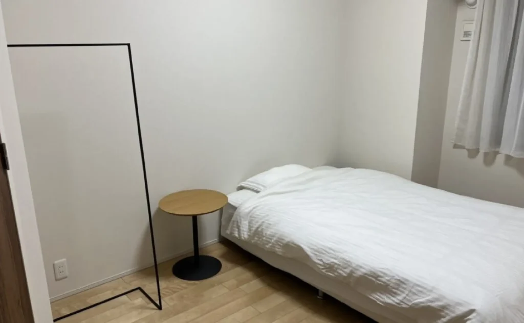 コーディネートする前のベッド付近