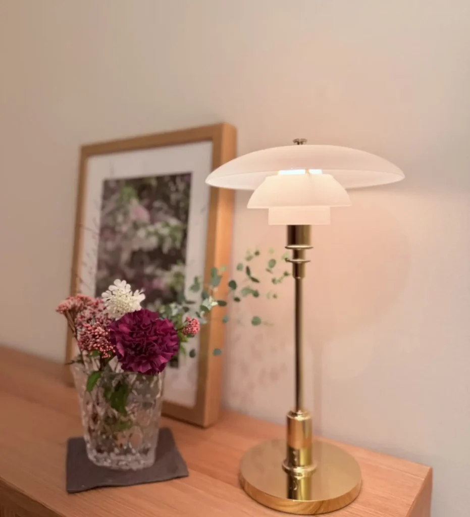 柔らかな照明のランプ