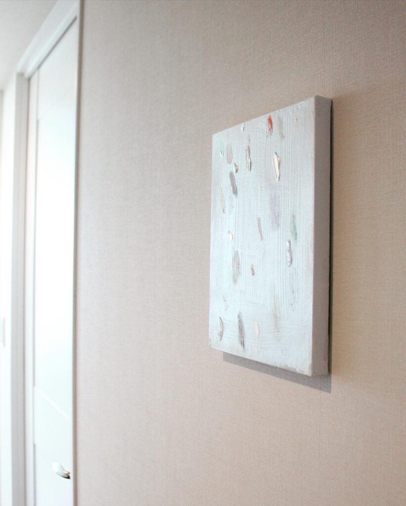 壁に飾るアート