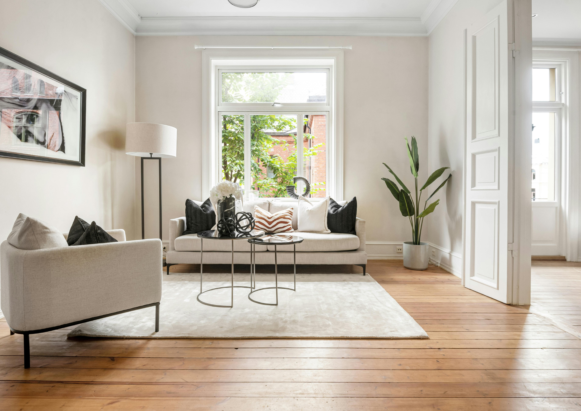 インテリアをプロに頼む必要はある？自分でできるのに依頼する価値とは